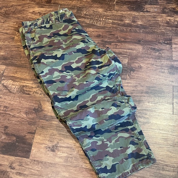 Harbor Bay Camouflage Cargo Pants - Picture 1 of 7